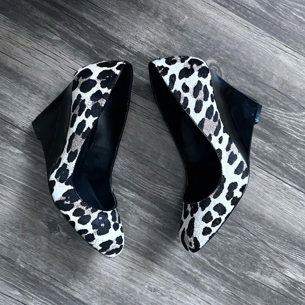 White House | Black House Willow Calf Hair Leopard Print Wedge Heels SZ 7.5 - Picture 5 of 14